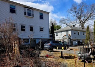 70 Beaconwood Rd in Newton, MA - Building Photo - Building Photo