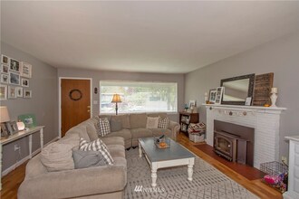 3002 Elwood Dr W in University Place, WA - Building Photo - Building Photo