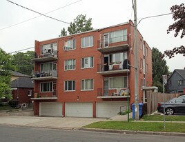 18 Kenrae Rd in Toronto, ON - Building Photo