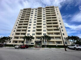 900 NE 18th Ave in Fort Lauderdale, FL - Building Photo
