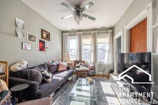 2140 W Race Ave in Chicago, IL - Building Photo