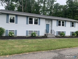 44 Elizabeth St in Kent, CT - Building Photo