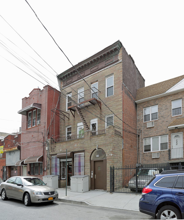 724 E 214th in Bronx, NY - Building Photo