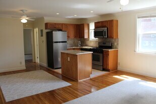 727 Oakland N St, Unit 8