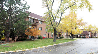 Royal Glen Condominiums Apartments