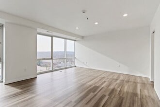 1303 5th St in Coralville, IA - Building Photo - Building Photo