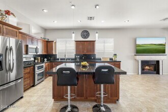 10318 E Tierra Buena Ln in Scottsdale, AZ - Building Photo - Building Photo