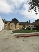 435 W Acacia Ave, Unit B in Glendale, CA - Foto de edificio - Building Photo
