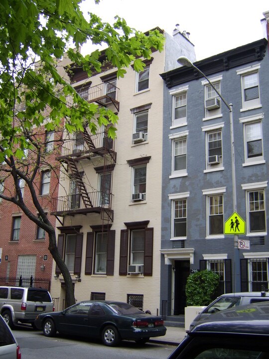 248 E 32nd St. in New York, NY - Building Photo