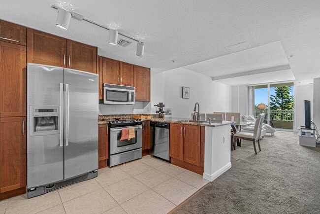 property at 400 N Federal Hwy
