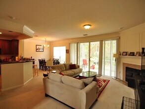4029 Lionheart Dr in Jacksonville, FL - Building Photo - Building Photo