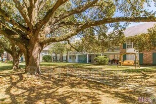 10444 Jefferson Hwy in Baton Rouge, LA - Building Photo