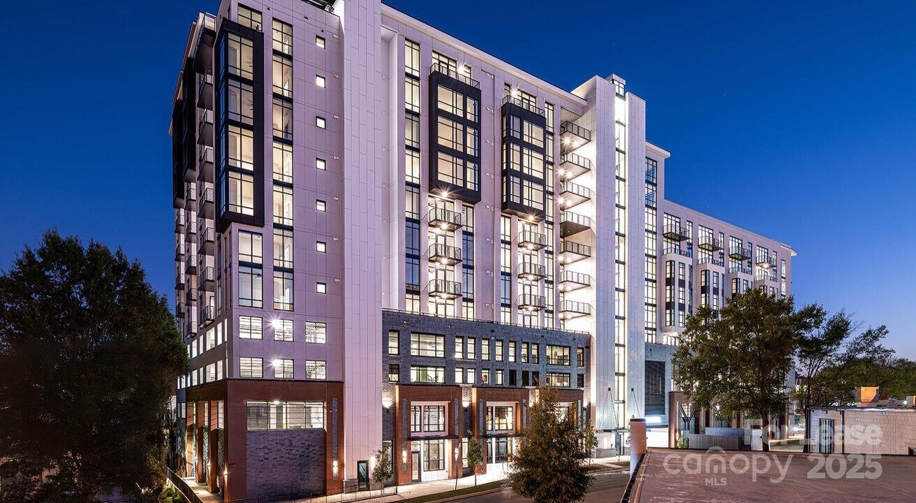 2025 Cleveland Ave in Charlotte, NC - Building Photo