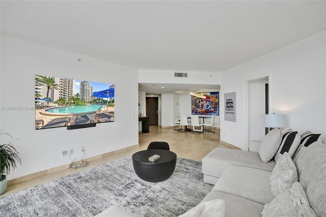 21205 Yacht Club Dr in Aventura, FL - Building Photo - Building Photo