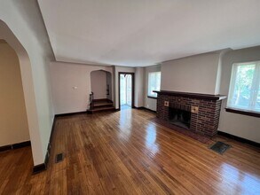 5566 Kensington Ave in Detroit, MI - Building Photo - Building Photo