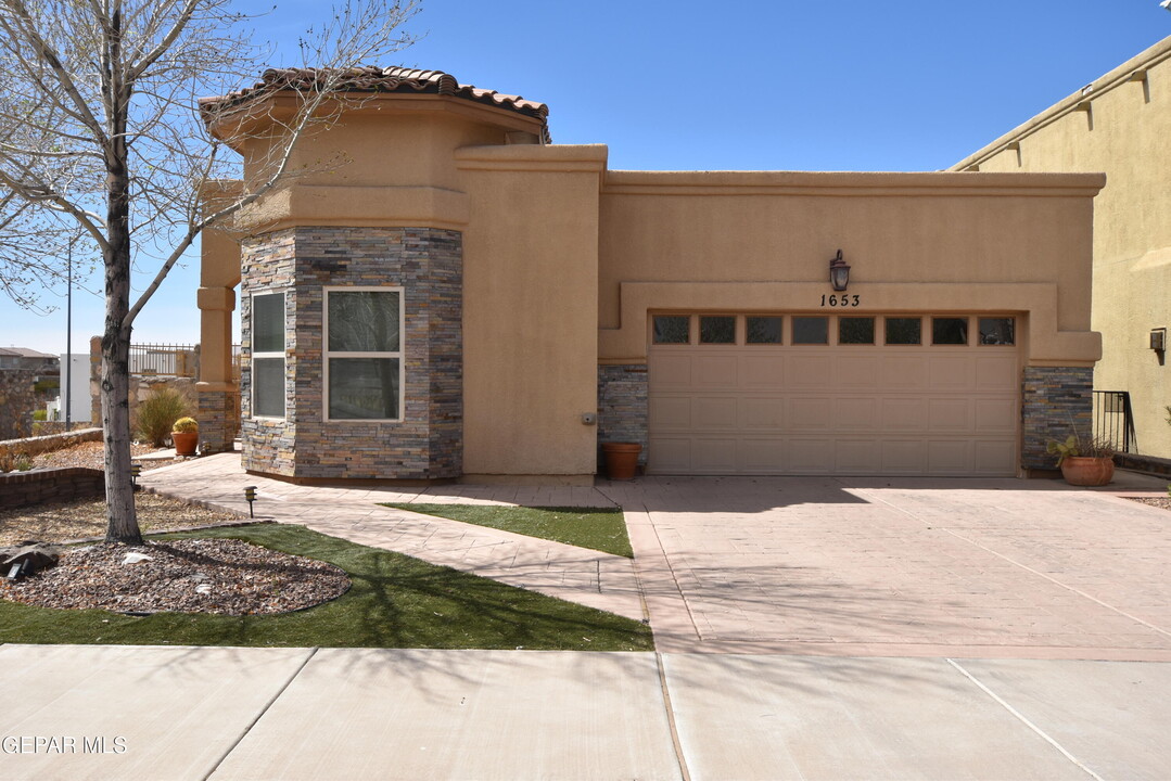 1653 Tonantzin Pl in El Paso, TX - Building Photo