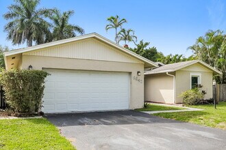 9842 Spanish Isles Dr in Boca Raton, FL - Building Photo - Building Photo