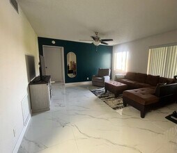 4988 Sable Pine Cir in West Palm Beach, FL - Building Photo - Building Photo