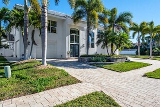 5949 Seabird Dr S in Gulfport, FL - Building Photo - Building Photo