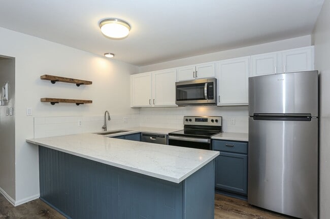 property at 412 S Main St