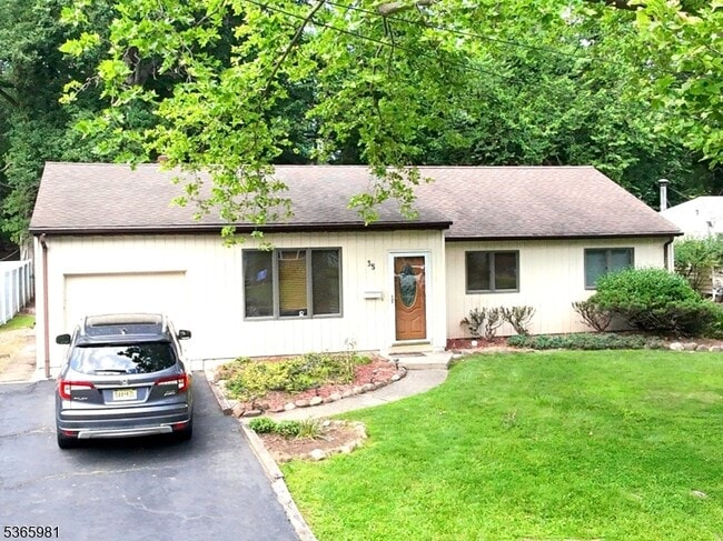 property at 35 Ashwood Dr