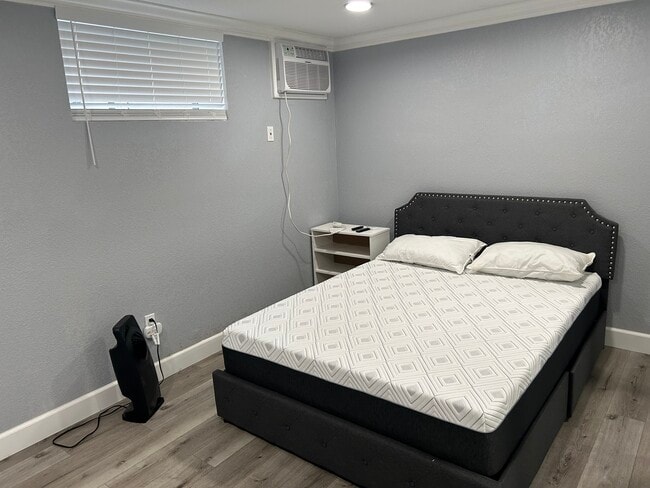 property at 3138 Glendon Ave