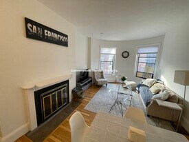 922 Beacon St in Boston, MA - Building Photo