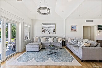 9 Jennifers Path in Westhampton Beach, NY - Building Photo - Building Photo