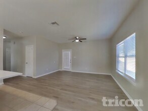 21214 Peachvine Ln in Tomball, TX - Building Photo - Building Photo