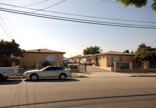 718-736 W 168th St in Gardena, CA - Building Photo - Building Photo