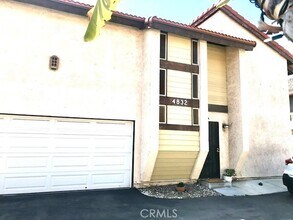 4832 King Cir in Huntington Beach, CA - Foto de edificio - Building Photo