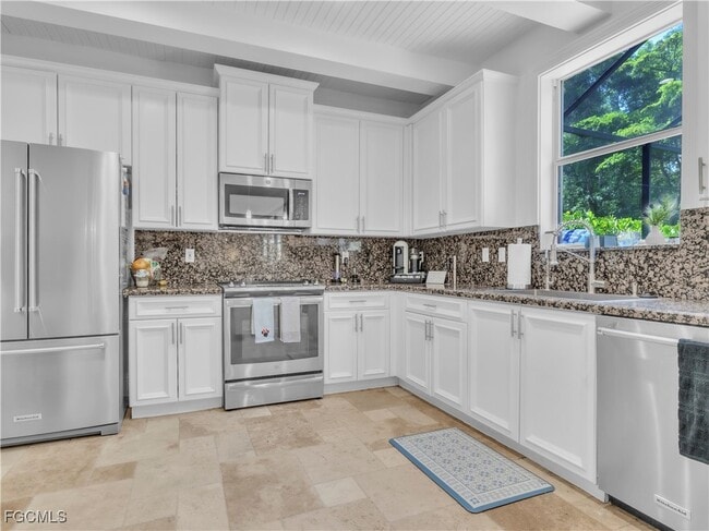 10213 S Silver Palm Dr in Estero, FL - Building Photo - Building Photo