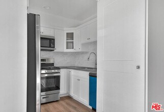 1013 N Wilton Pl in Los Angeles, CA - Building Photo - Building Photo