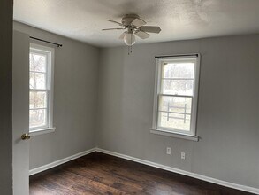 1120 E 84th Terrace in Kansas City, MO - Building Photo - Building Photo