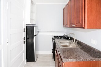 3273 W Wrightwood Ave, Unit 3257-2D in Chicago, IL - Foto de edificio - Building Photo