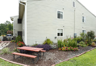 Strawberry Hill Apartments in Durham, NC - Building Photo - Building Photo