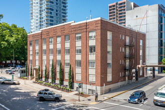 Ongford Apartments in Portland, OR - Foto de edificio - Building Photo