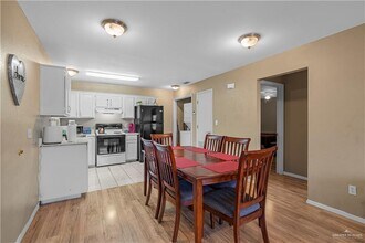 16 Oasis Dr in Mission, TX - Building Photo - Building Photo