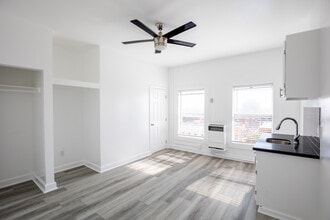 Landmark Towers in Los Angeles, CA - Foto de edificio - Interior Photo