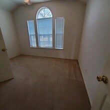 121 Mesa Del Sol in Kerrville, TX - Building Photo - Building Photo