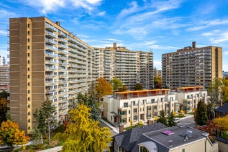 Brentwood Towers in Toronto, ON - Building Photo - Building Photo