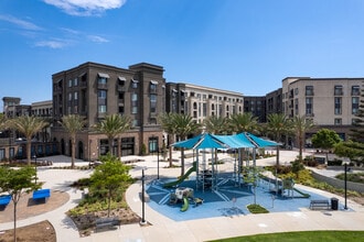 Wagon Wheel Town Square in Oxnard, CA - Building Photo - Building Photo