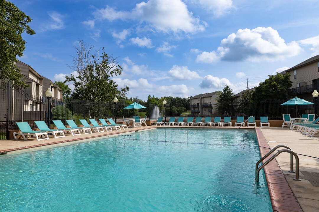 Westchester Village in O'Fallon, MO - Foto de edificio