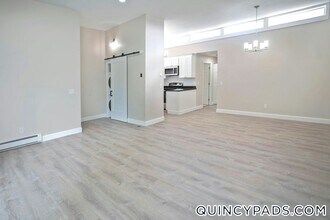 63 Presidential Dr in Quincy, MA - Foto de edificio - Building Photo