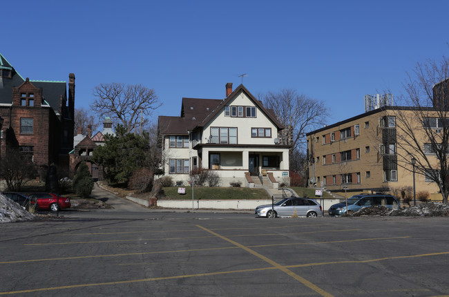 1806 Lasalle Ave in Minneapolis, MN - Foto de edificio - Building Photo