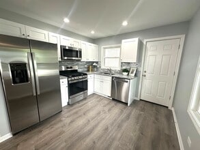 423 S Westmore-Meyers Rd in Lombard, IL - Building Photo - Building Photo