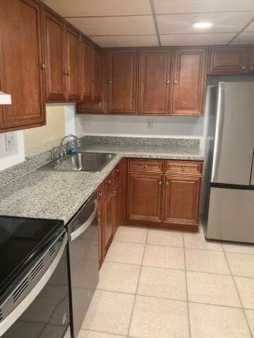 8025 SW 107th Ave in Miami, FL - Building Photo