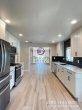 219 E 8th St in Lincoln, CA - Building Photo - Building Photo