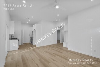 2217 Sayle St-Unit -A in Greenville, TX - Building Photo - Building Photo