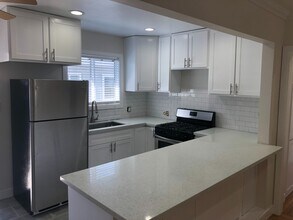 11402 Washington Pl in Los Angeles, CA - Building Photo - Building Photo